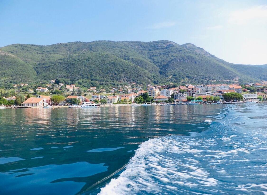 Vila Duricic 300M Od Mora Hotel Thenovici Luaran gambar