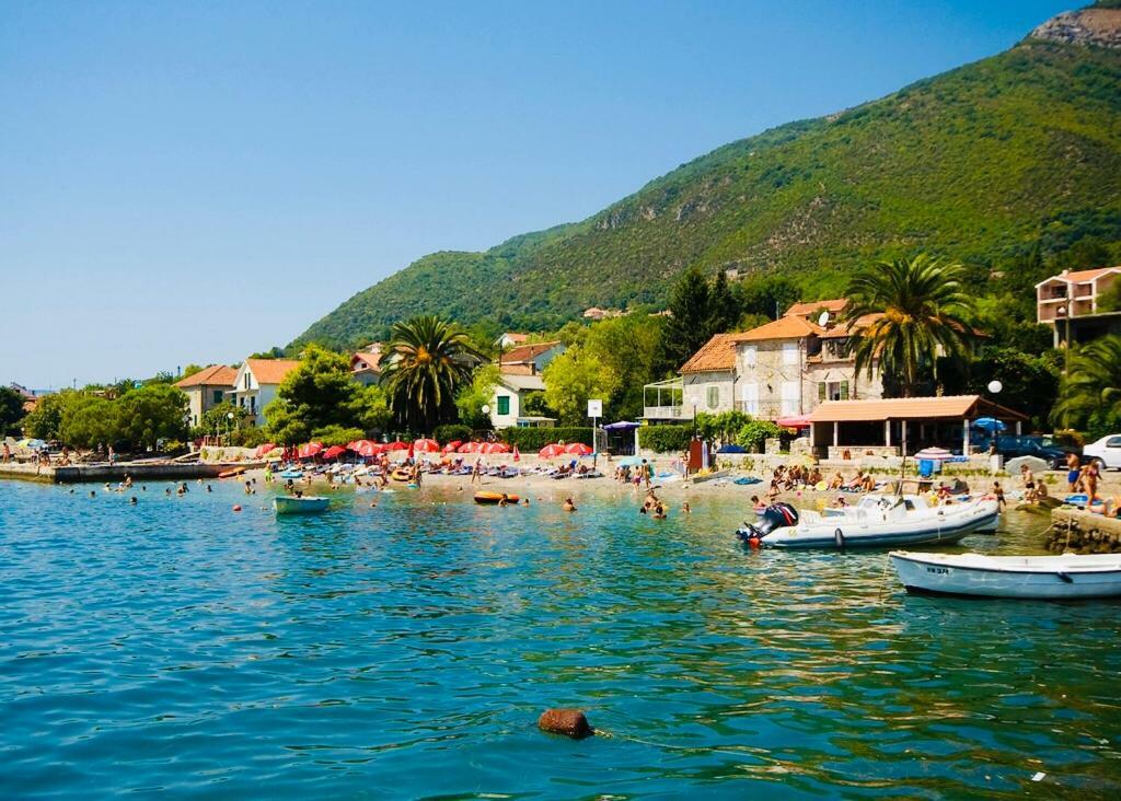 Vila Duricic 300M Od Mora Hotel Thenovici Luaran gambar